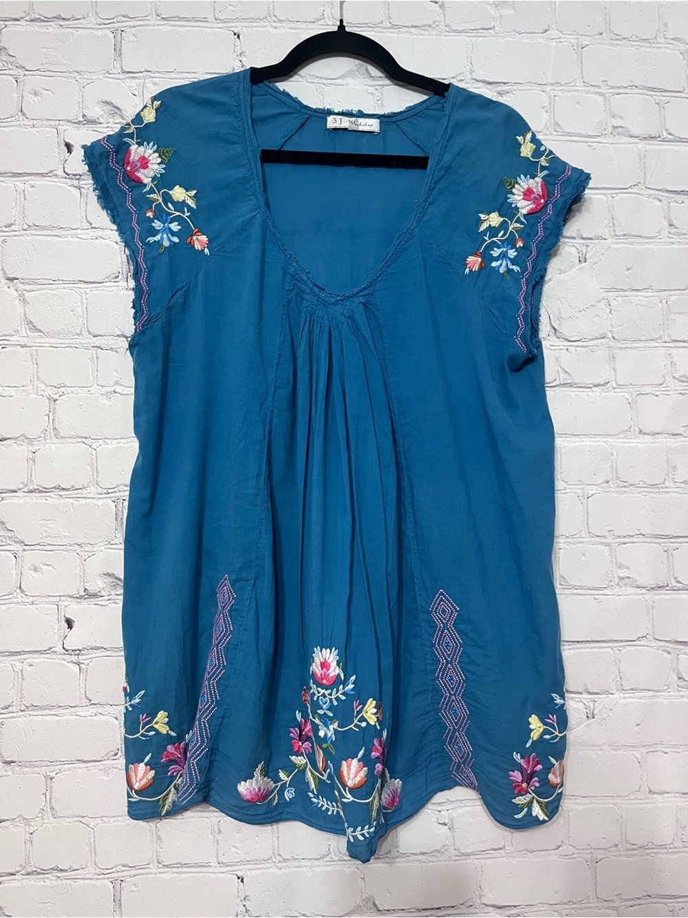 Johnny Was Delightful Teal Blue Embroidered Floral Cap-Sleeve Top